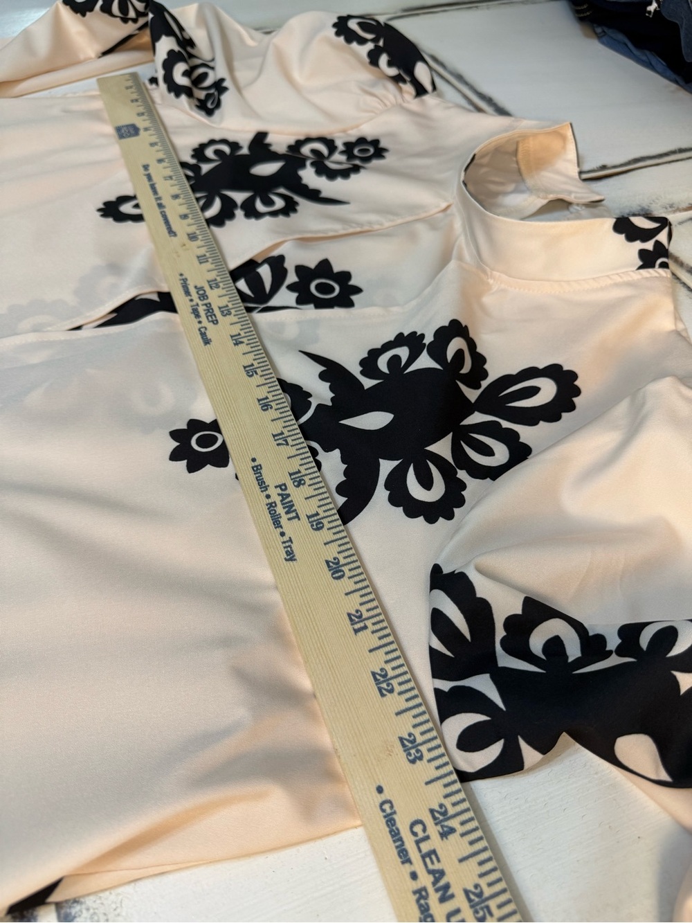 Ivory and Black Floral Embroidered Women’s Kimono Top Size 1XL - Picture 10 of 12